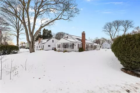126 Salem Rd, Irondequoit, NY 14622 photo 3