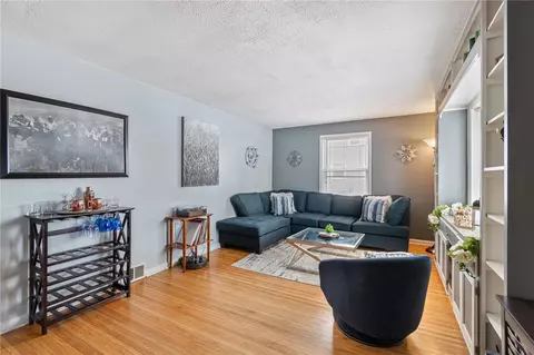 Living - 544 Glenview Ct, Webster, NY 14580 photo 3 of 3