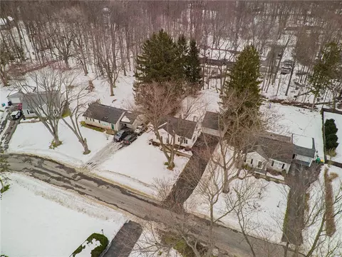 View/Area - 544 Glenview Ct, Webster, NY 14580 photo 2 of 4