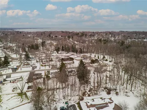 View/Area - 544 Glenview Ct, Webster, NY 14580 photo 1 of 4
