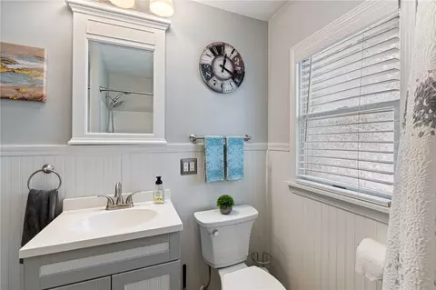 Bath - 544 Glenview Ct, Webster, NY 14580 photo 2 of 3