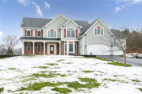 8 Portofino Cir, Henrietta, NY 14467