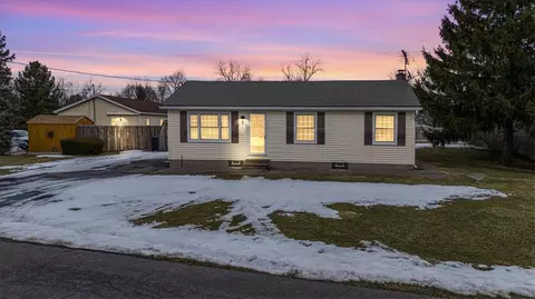 61 Greenbriar Cir, Geneva, NY 14456
