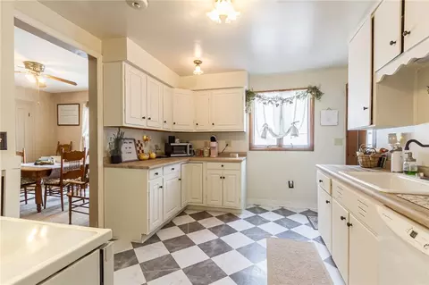 30 Cherry St, Lyons, NY 14489 photo 8