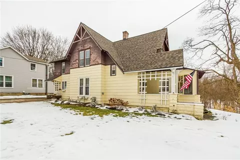 30 Cherry St, Lyons, NY 14489 photo 2