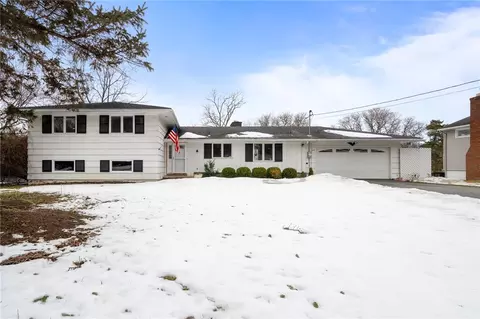 167 Locust Hill Dr, Rochester, NY 14618