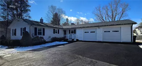 22 Foothill Rd, Elmira, NY 14903