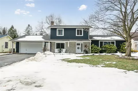 47 Kirkgate Dr, Ogden, NY 14559