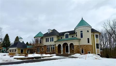 3 Gambin Hl, Perinton, NY 14450