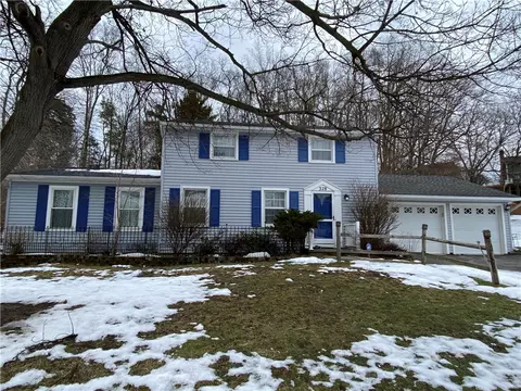 328 Hillview Dr, Irondequoit, NY 14622