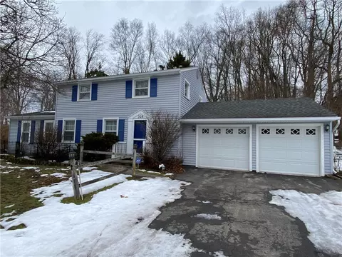 328 Hillview Dr, Irondequoit, NY 14622 photo 3