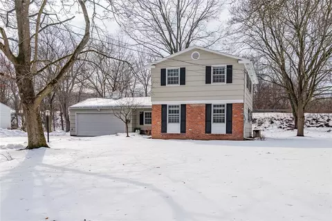 5 Laureldale Dr, Pittsford, NY 14534