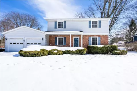 65 Redwood Dr, Penfield, NY 14526
