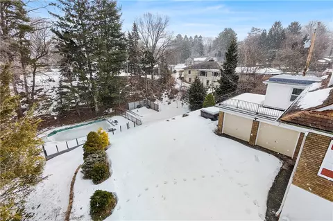 Exterior - 434 Thomas Ave, Irondequoit, NY 14617 photo 5 of 14