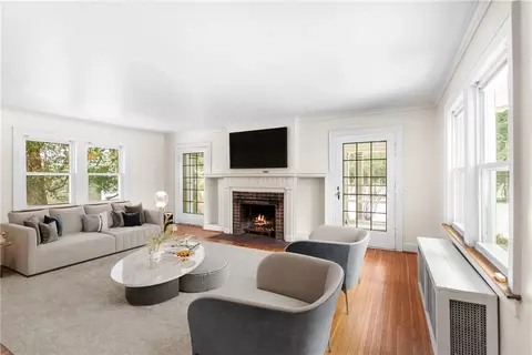 Living - 434 Thomas Ave, Irondequoit, NY 14617 photo 2 of 8