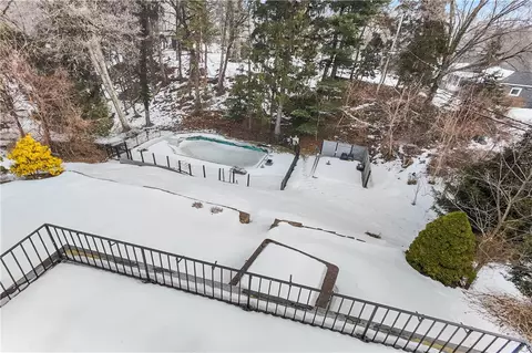 Exterior - 434 Thomas Ave, Irondequoit, NY 14617 photo 4 of 14