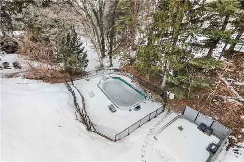 Exterior - 434 Thomas Ave, Irondequoit, NY 14617 photo 6 of 14