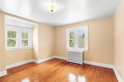 Bedroom - 434 Thomas Ave, Irondequoit, NY 14617 photo 4 of 5
