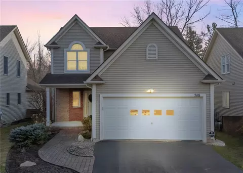 748 Bel Arbor Trl, Webster, NY 14580
