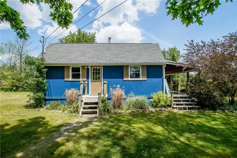 3180 Pine View Dr, Jerusalem, NY 14527