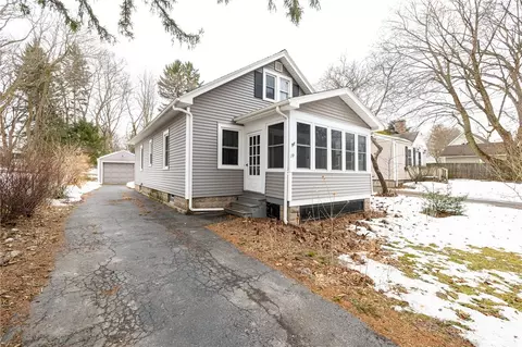 19 Hartfeld Dr, Rochester, NY 14625