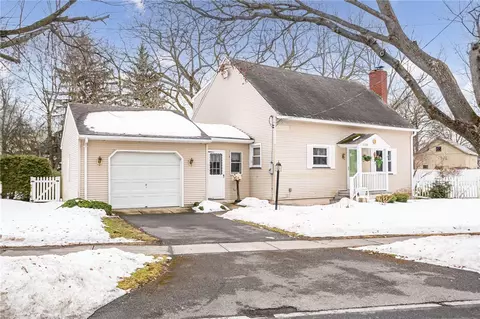 3204 Crescent Pkwy, Caledonia, NY 14423