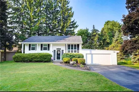 19 Lynaugh Rd, Victor, NY 14564