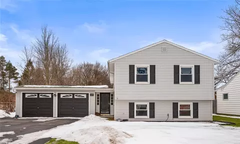 129 Mcguire Rd, Greece, NY 14616