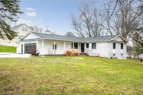73 Knickerbocker Rd, Pittsford, NY 14534