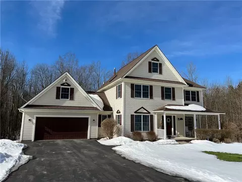 12837 Upton Rd, Victory, NY 13143
