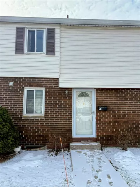 11 Fox Ct, Gates, NY 14606