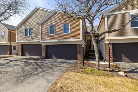 203 S Estate Dr, Webster, NY 14580