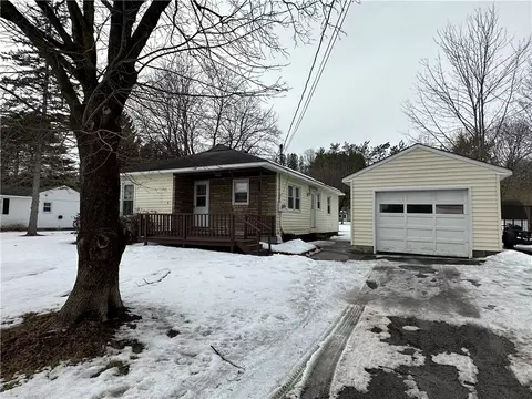 6 Alice St, Oxford, NY 13830