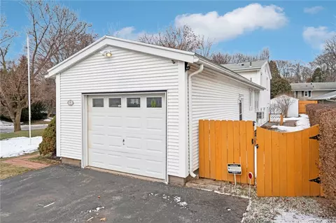 30 Densmore Rd, Irondequoit, NY 14609 photo 5