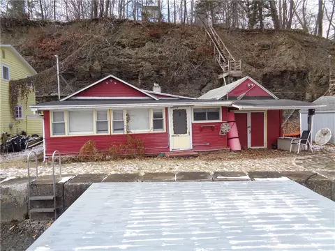 4732 Turkey Run Rd, Starkey, NY 14837
