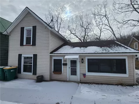 66 Water St, Perry, NY 14530
