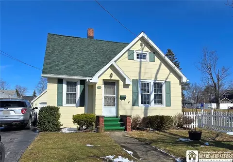 406 Franklin Ave, Dunkirk, NY 14048