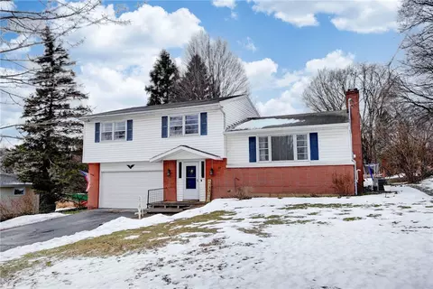 19 Indian Hill Dr, Chili, NY 14624