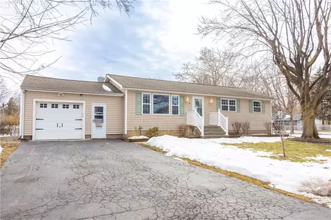 6 Meadow Cir, Irondequoit, NY 14609