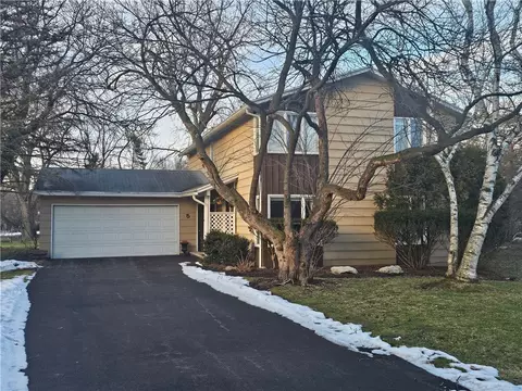 5 Boniface Dr, Brighton, NY 14620