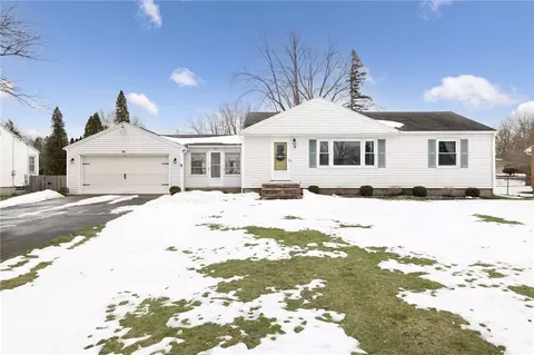 9 David Dr, Chili, NY 14514