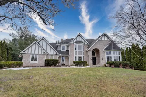 65 Sutton Pt, Pittsford, NY 14534