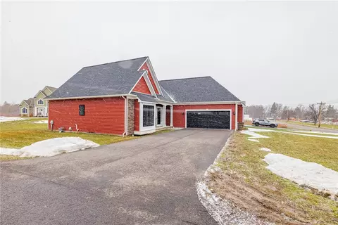 Exterior - 467 Pardee Rd, Irondequoit, NY 14609 photo 6 of 7