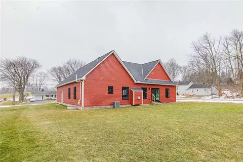 Exterior - 467 Pardee Rd, Irondequoit, NY 14609 photo 7 of 7