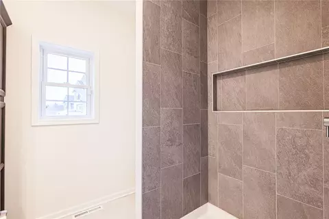 Bath - 467 Pardee Rd, Irondequoit, NY 14609 photo 3 of 5