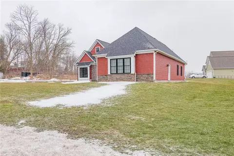 Exterior - 467 Pardee Rd, Irondequoit, NY 14609 photo 5 of 7