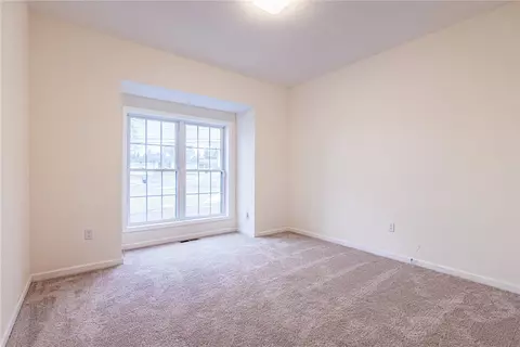 Bedroom - 467 Pardee Rd, Irondequoit, NY 14609 photo 3 of 7