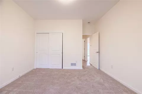 Bedroom - 467 Pardee Rd, Irondequoit, NY 14609 photo 4 of 7