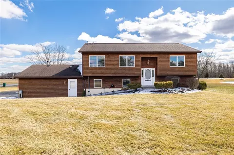 2150 Risser Rd, Canandaigua, NY 14424