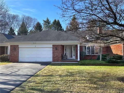 4 Powdermill Dr, Perinton, NY 14534
